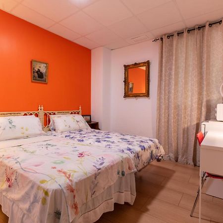 Mirador 2 Del Mercado Central - Habitacion Con Bano Privado En El Centro De La Ciudad Vella 瓦伦西亚 外观 照片