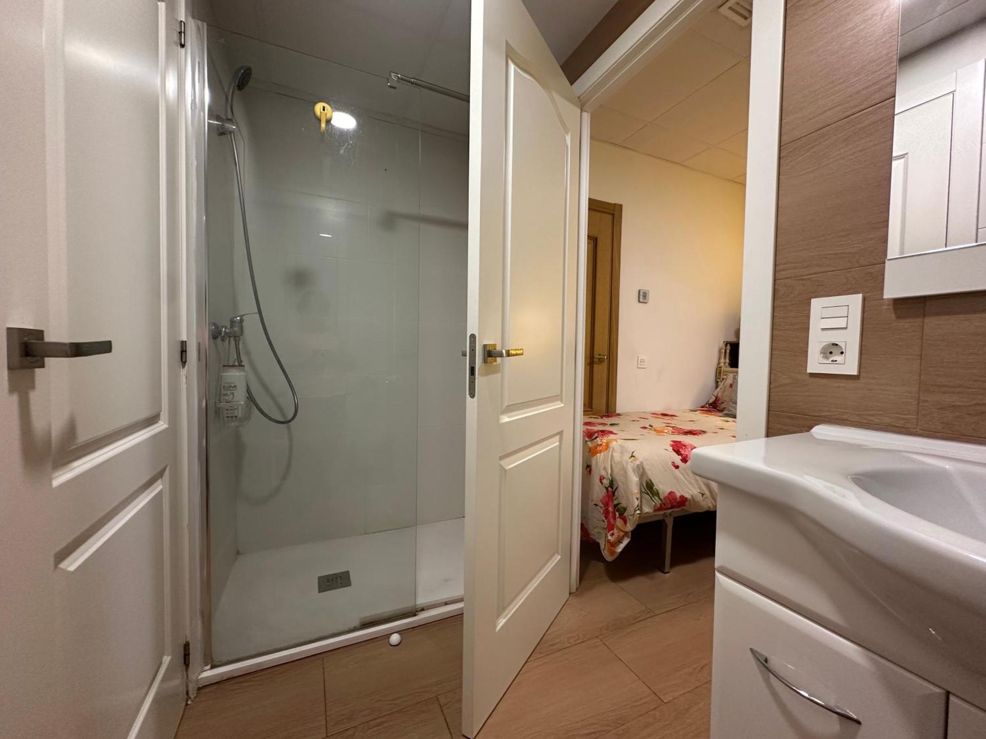Mirador 2 Del Mercado Central - Habitacion Con Bano Privado En El Centro De La Ciudad Vella 瓦伦西亚 外观 照片