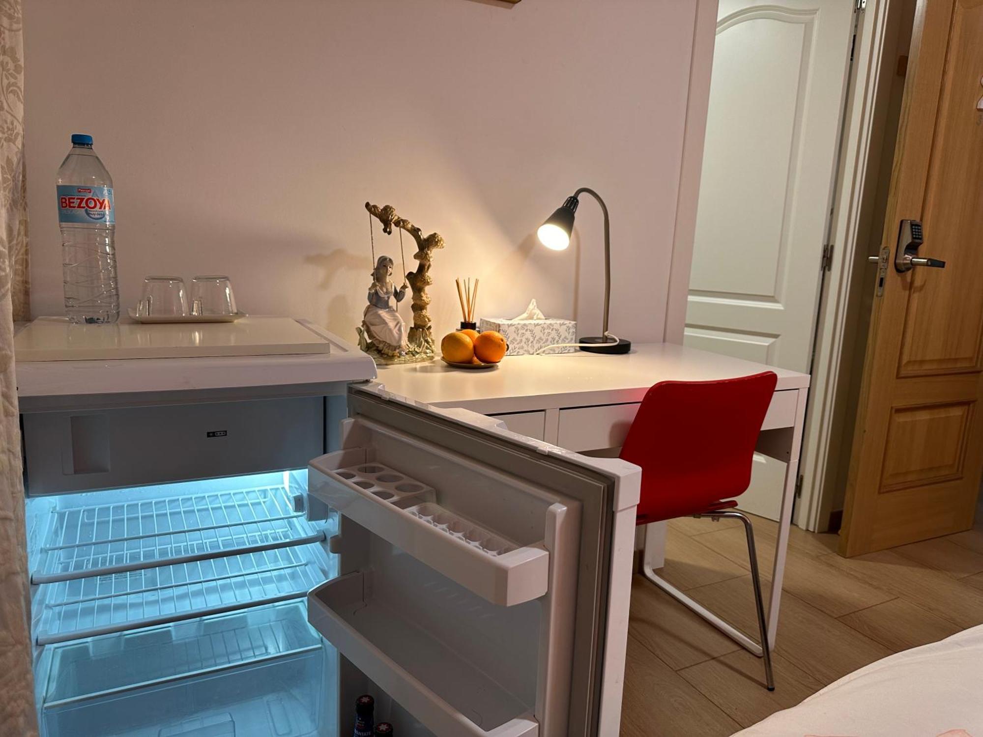 Mirador 2 Del Mercado Central - Habitacion Con Bano Privado En El Centro De La Ciudad Vella 瓦伦西亚 外观 照片