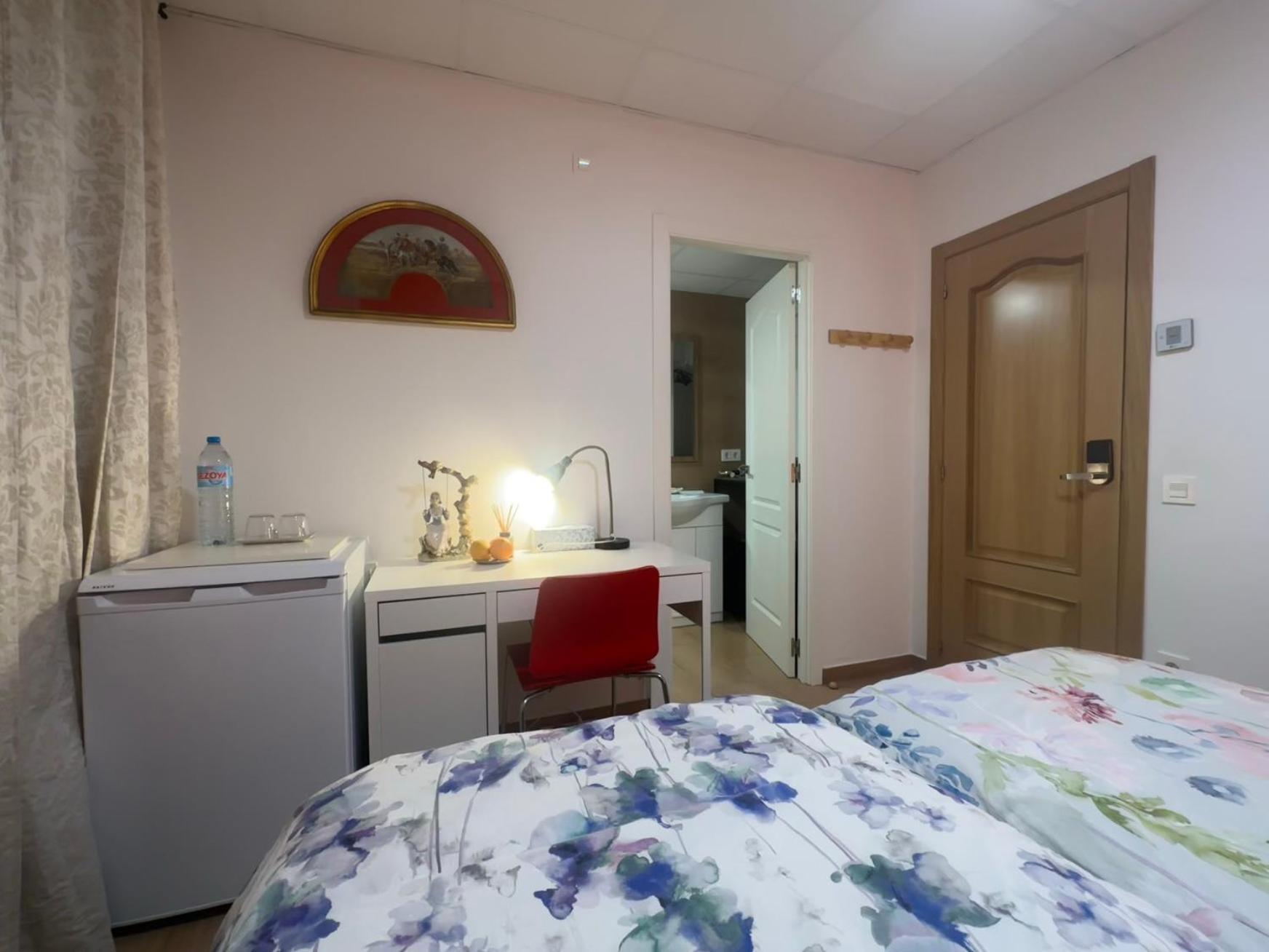 Mirador 2 Del Mercado Central - Habitacion Con Bano Privado En El Centro De La Ciudad Vella 瓦伦西亚 外观 照片