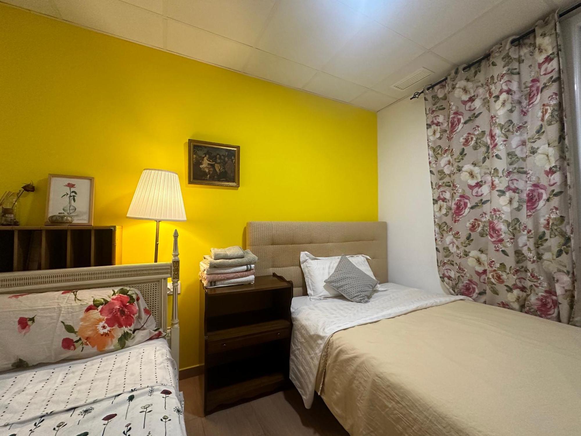 Mirador 2 Del Mercado Central - Habitacion Con Bano Privado En El Centro De La Ciudad Vella 瓦伦西亚 外观 照片