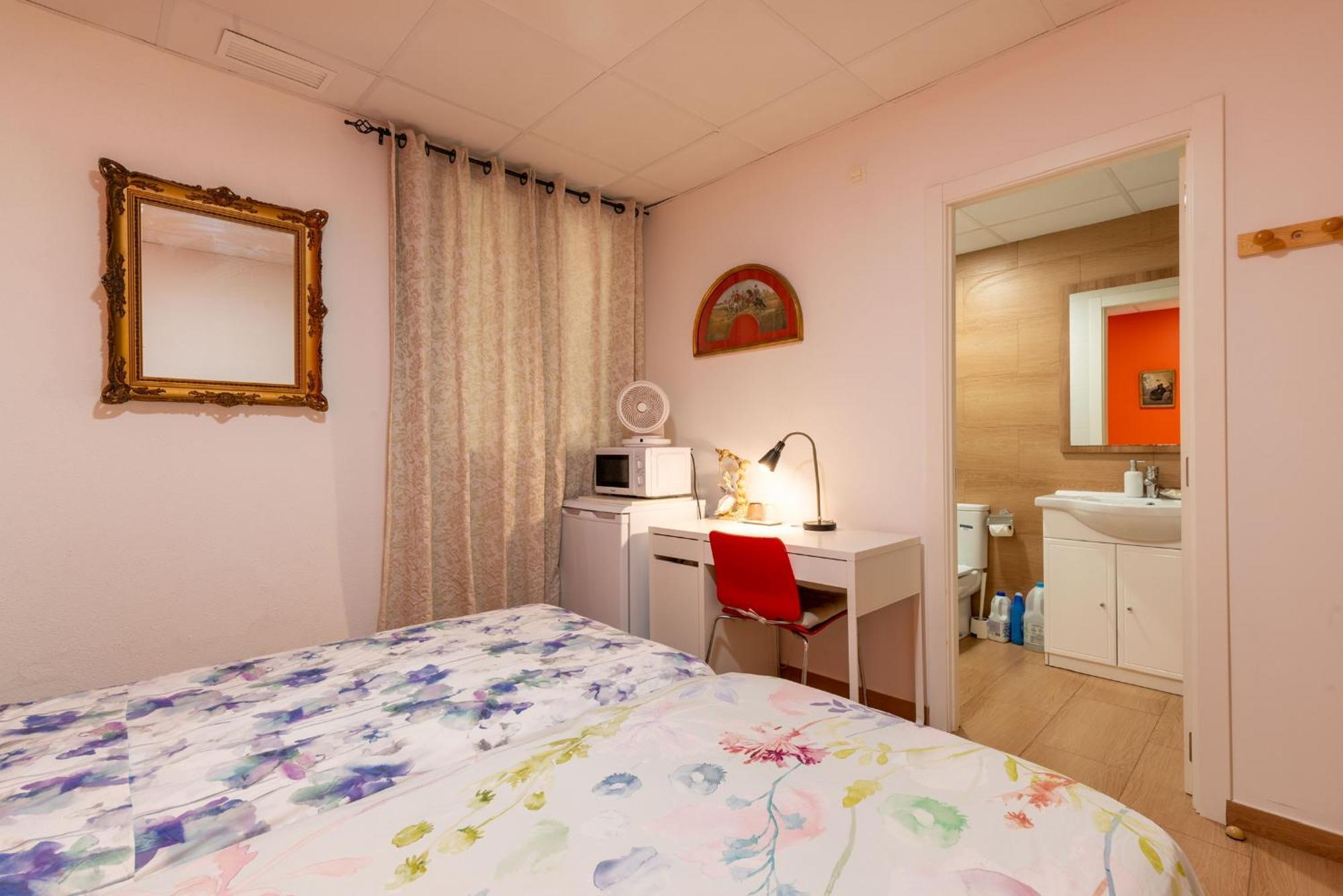 Mirador 2 Del Mercado Central - Habitacion Con Bano Privado En El Centro De La Ciudad Vella 瓦伦西亚 外观 照片
