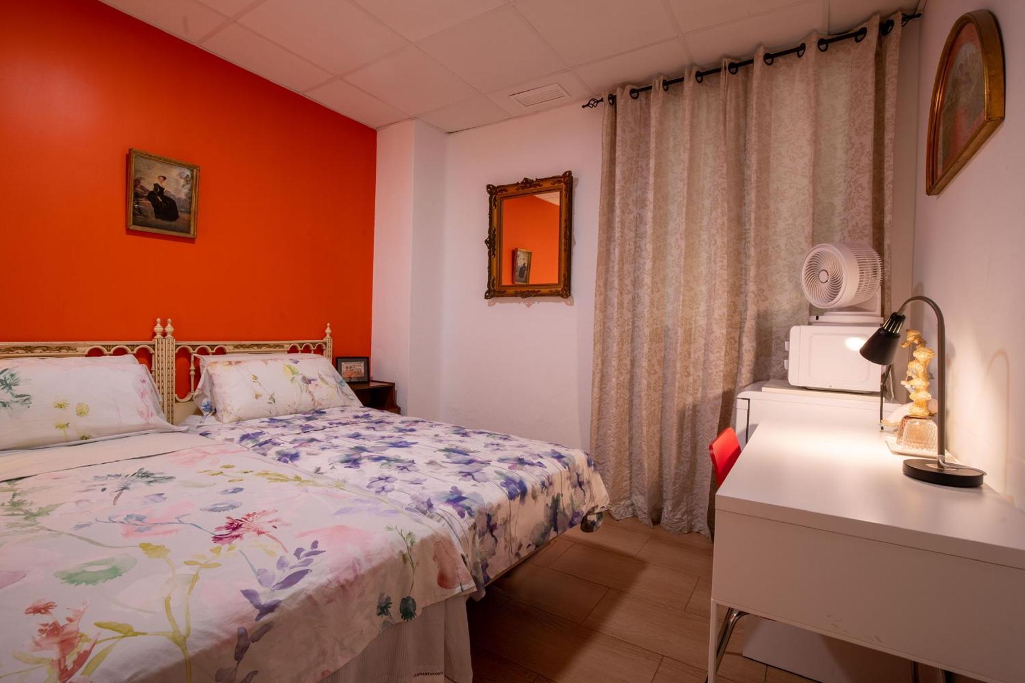 Mirador 2 Del Mercado Central - Habitacion Con Bano Privado En El Centro De La Ciudad Vella 瓦伦西亚 外观 照片